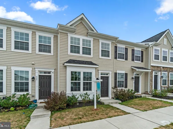 422 Pemberton Park Ln, Frederick, MD 21703