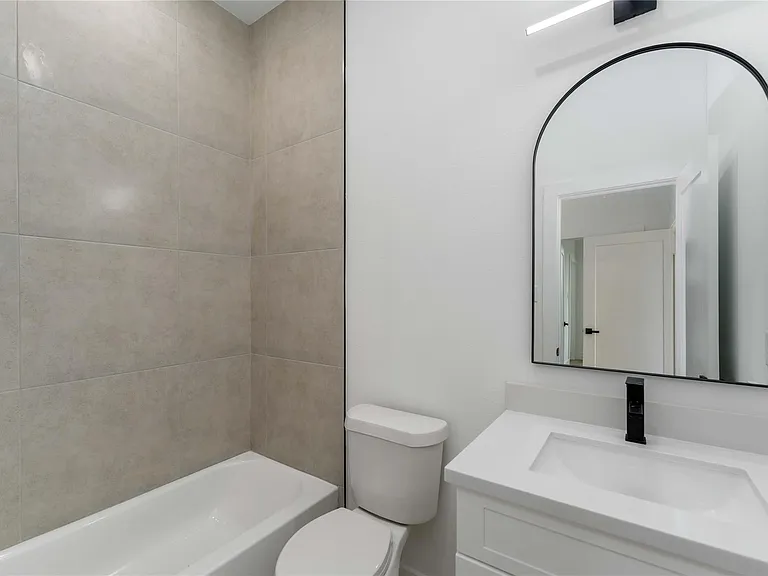 4353 Aledo St #B — Photo 15