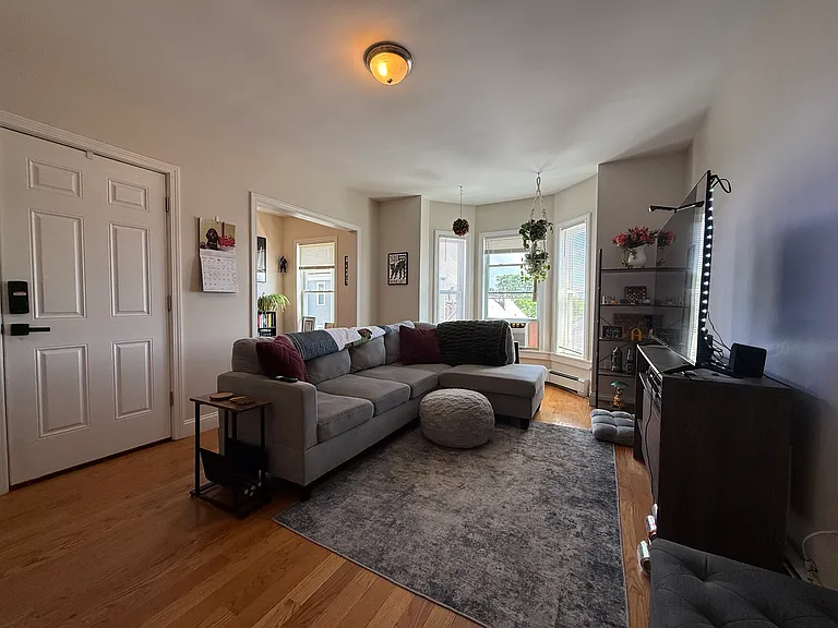 159 Marion St #3 — Photo 2