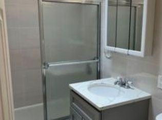 43-05 201st St FLOOR 3, Bayside, NY 11361