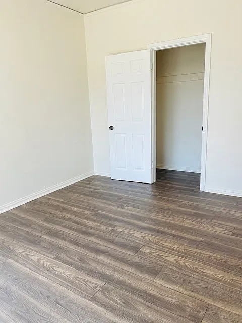 2329 Crenshaw Blvd — Photo 2