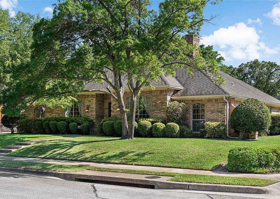 1st image of 3741 Oak Cove Ln