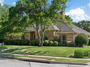 3741 Oak Cove Ln, Bedford, TX 76021