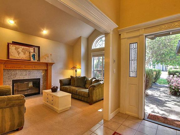 5th image of 3639 Amethyst Dr
