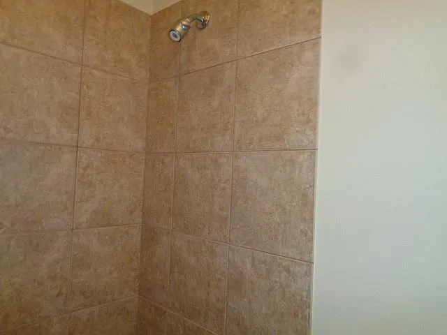 408 Reinerman St — Photo 16
