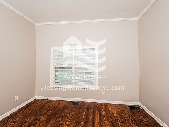 1056648_005_living_room_13715340.jpg