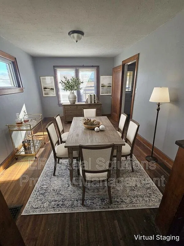 2 bed, 1.0 bath, 912 sqft, $900 — Photo 4