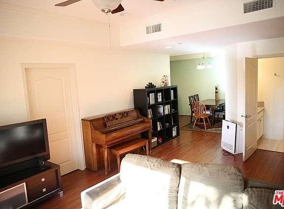 4th image of 309 S Mariposa Ave APT 103