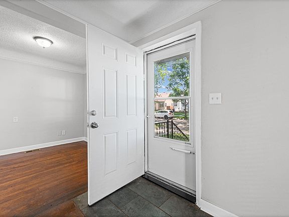 5th image of 576 Garfield Ave