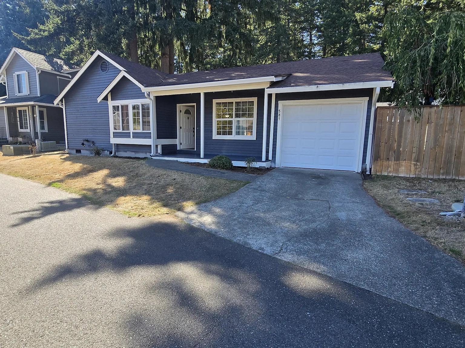 581 Malibu Drive Southeast - 1 — Photo 2