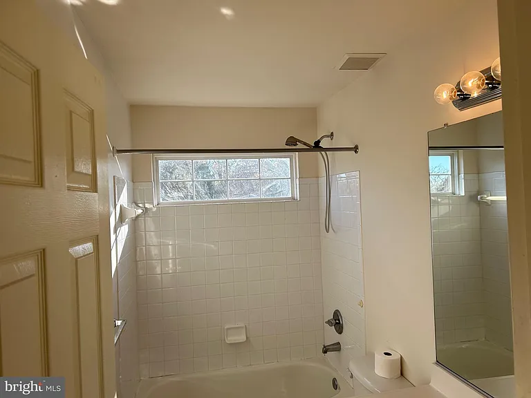 6821 Hollow Glen Ct — Photo 19