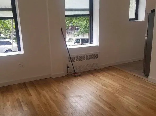 1469 Lex Avenue image 1 of 8