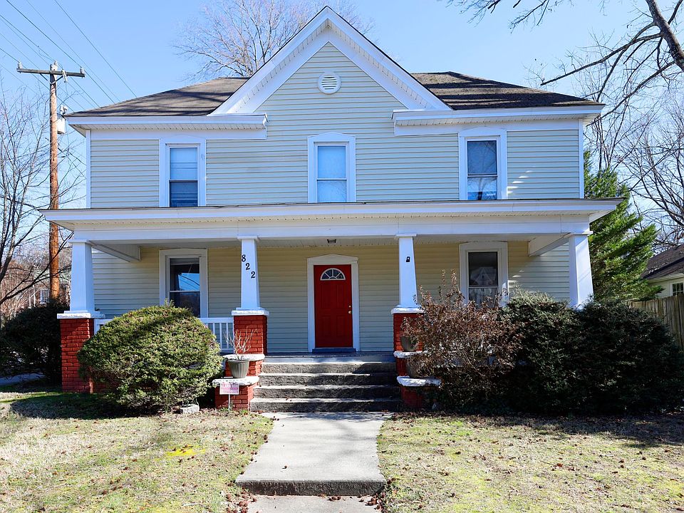 1st image of 822 Clarendon St