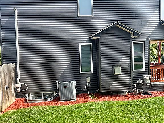 2nd image of 2324 E Marion St