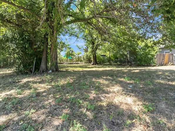 1224 E Leuda St, Fort Worth, TX 76104