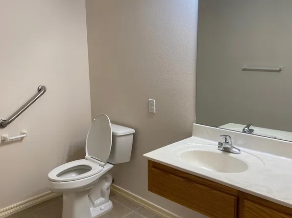517 E 4th St #517, Dewey, OK 74029