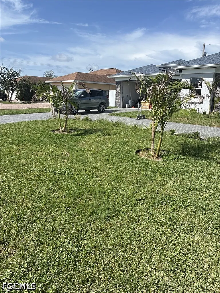 3 bed, 2.0 bath, 1620 sqft, $2,100 — Photo 3