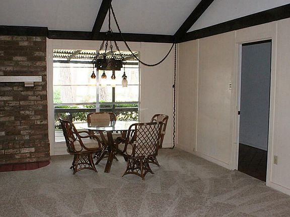Breakfast area overlooks the back deck!