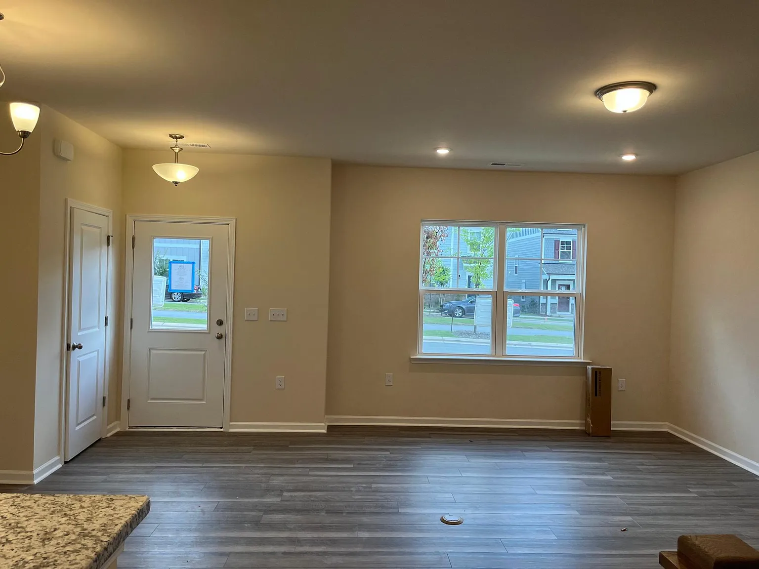 3 bed, 2.5 bath, 1735 sqft, $1,895 — Photo 4