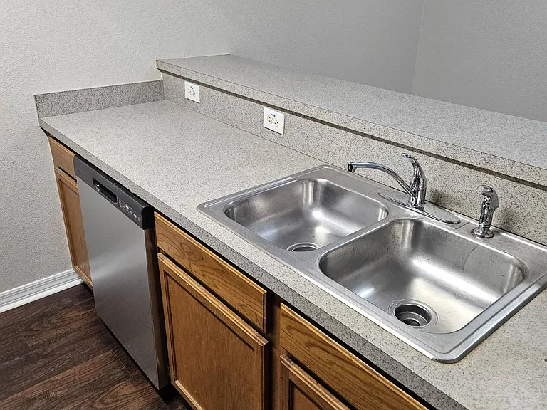 107 Masters Dr — Photo 4