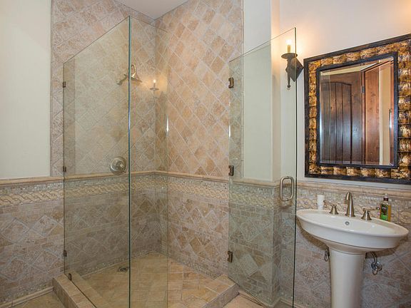 5th image of 105 W De La Guerra St Unit E2
