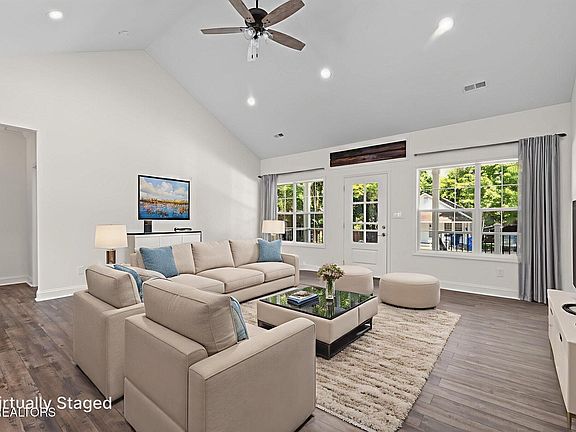 5th image of 711 Byrd St