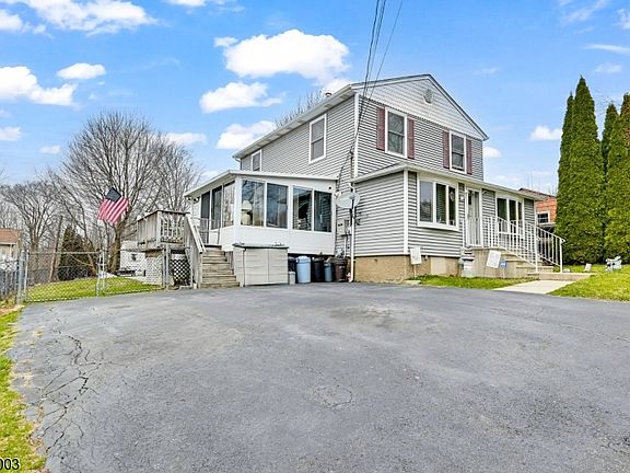 3rd image of 22 Glenridge Rd
