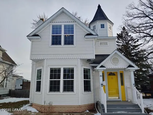 712 Horace Ave N, Thief River Falls, MN 56701