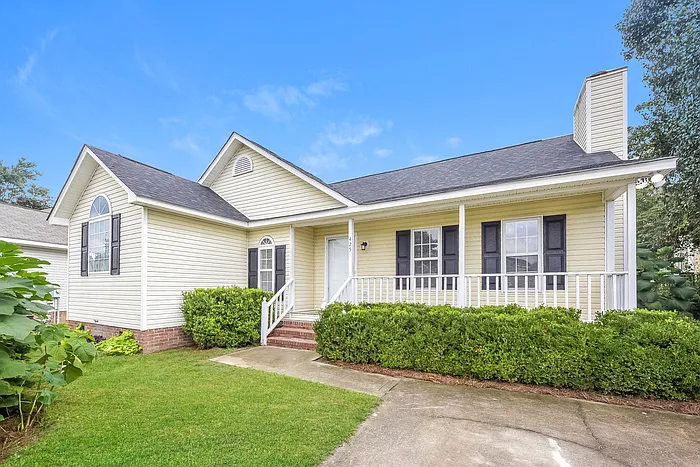 425 Wallace Way — Photo 1