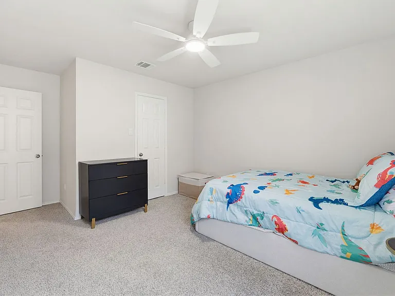 162 Ellenora Dr — Photo 15