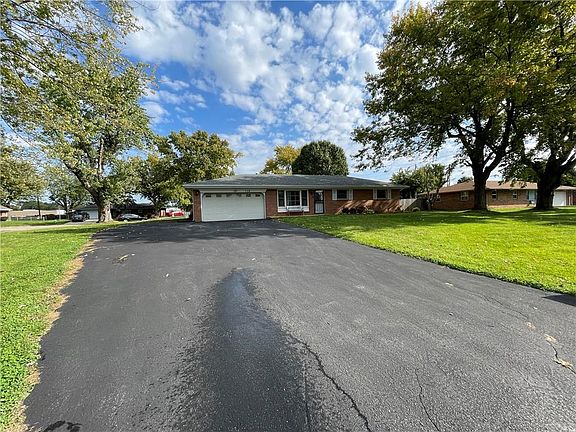 3rd image of 134 Hargeo Dr