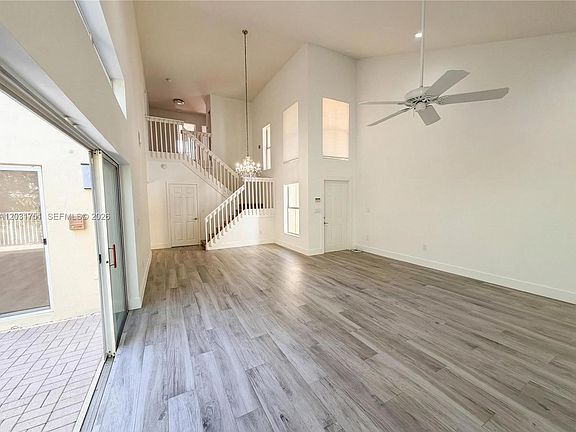 4th image of 1145 W Lake St