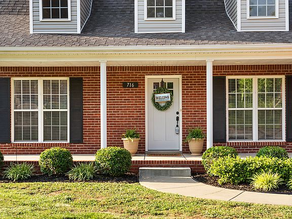 2nd image of 716 Superior Ln