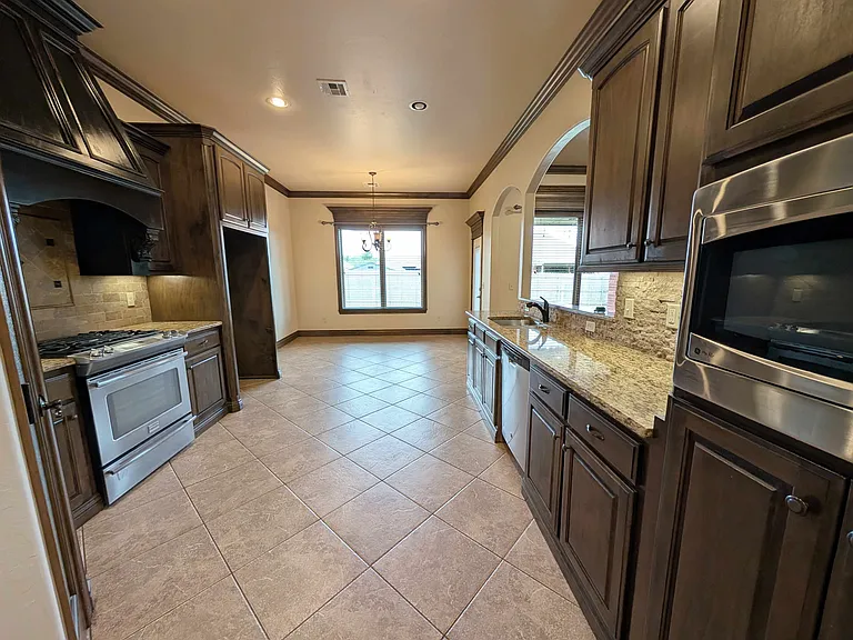 6405 Bent Wood Dr — Photo 7