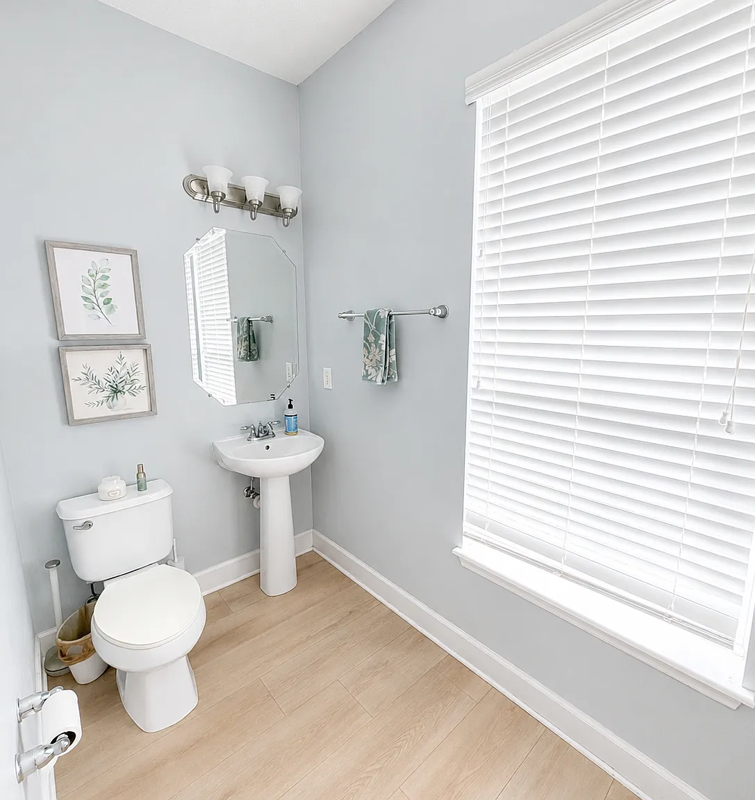 4 bed, 3.5 bath, 2142 sqft, $2,599 — Photo 4