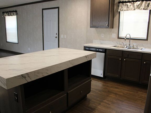 5th image of 3700 28th St Space 227