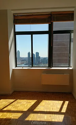 Rented by City Connections Realty | media 6