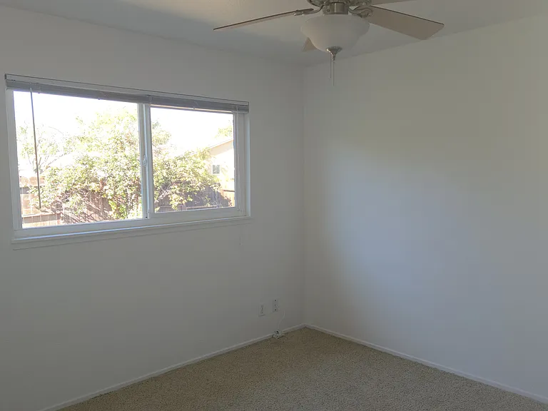 348 Plum St — Photo 9