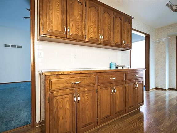 5th image of 8611 N Chatham Cir