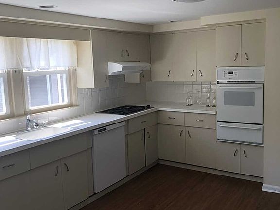 5th image of 86 Jefferson Ave