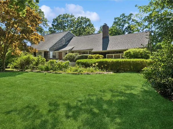 19 Greenhill Lane, Huntington, NY 11743