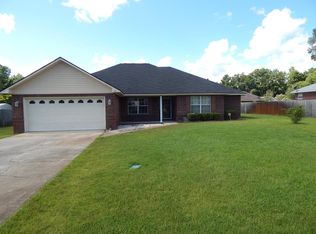 33 Martha St, Allenhurst, GA 31301