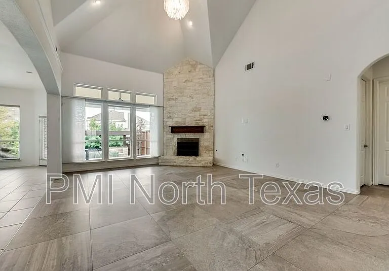 2992 Brianna Dr — Photo 3