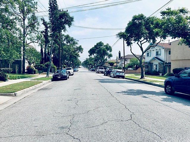 2nd image of 808 S Sierra Vista Ave