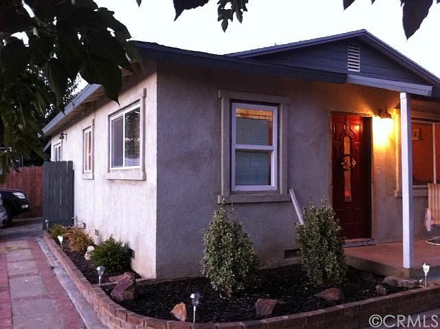 1st image of 194 W Avenue L