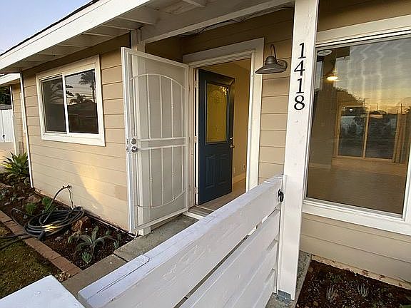 2nd image of 1418 Santa Anita St