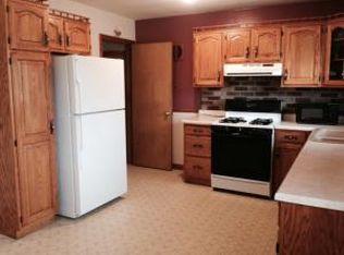 7835 W Whitaker Ave, Greenfield, WI 53220