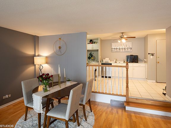 4th image of 230 E Ontario St APT 2301