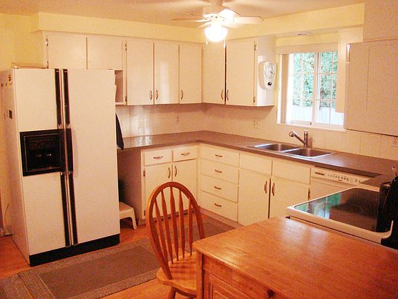 Spacious Kitchen