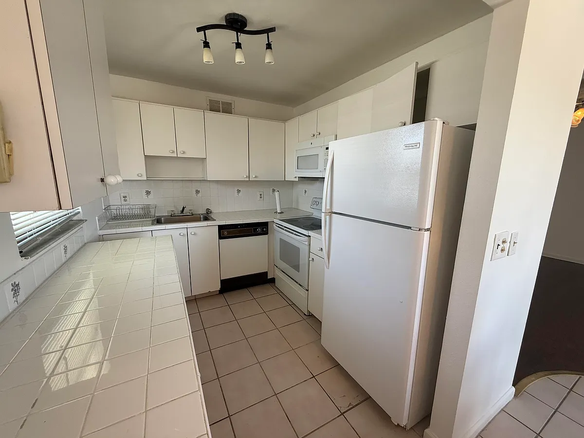 Building Photo - 516 Saxony Dr #K